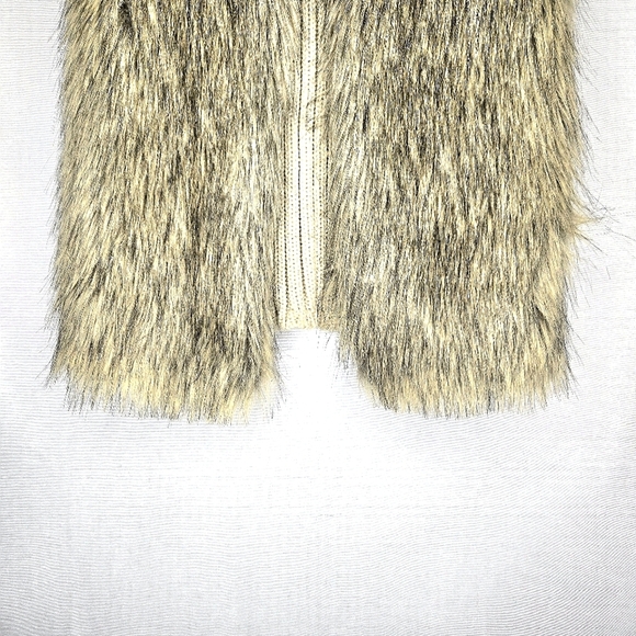 Hippie Rose sweater vest with faux fur front. Tan/black, Size XS - Picture 4 of 11
